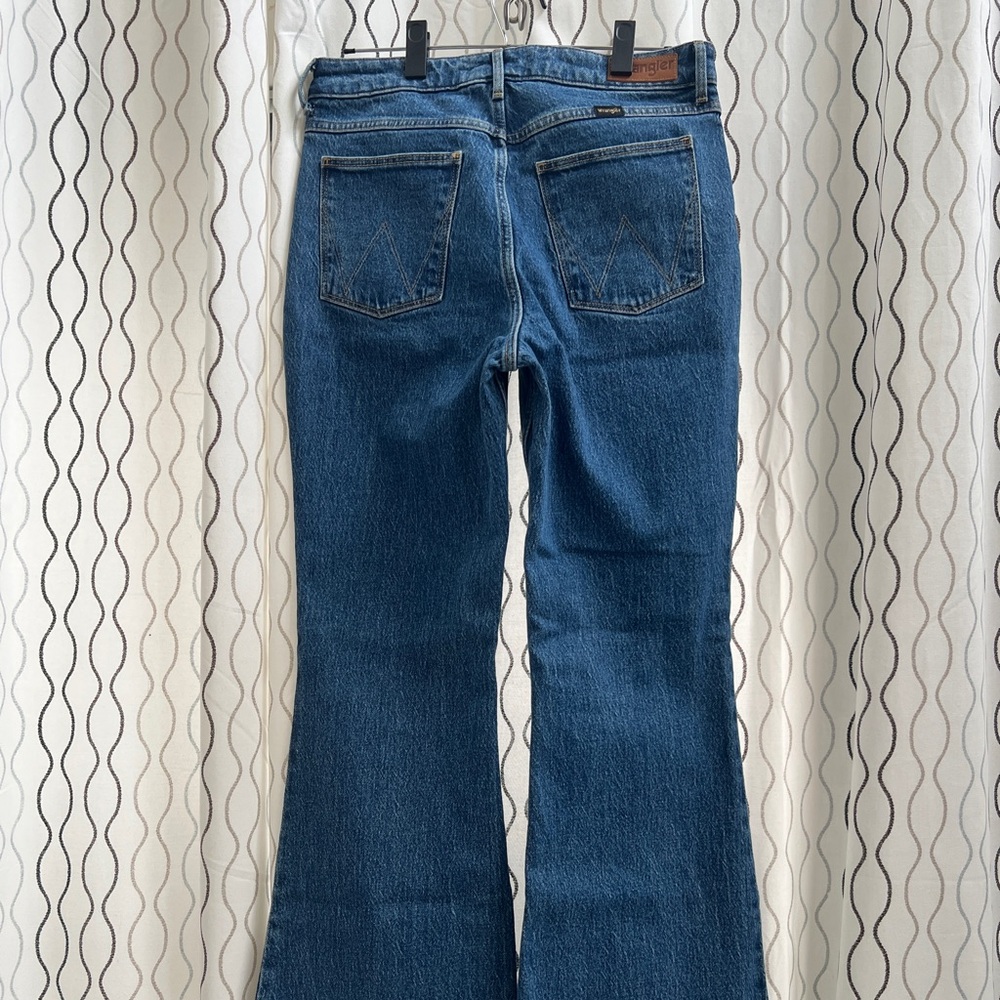 Wrangler Women’s Flare Jeans – Size 30x32 – New With Tags - Picture 4 of 11